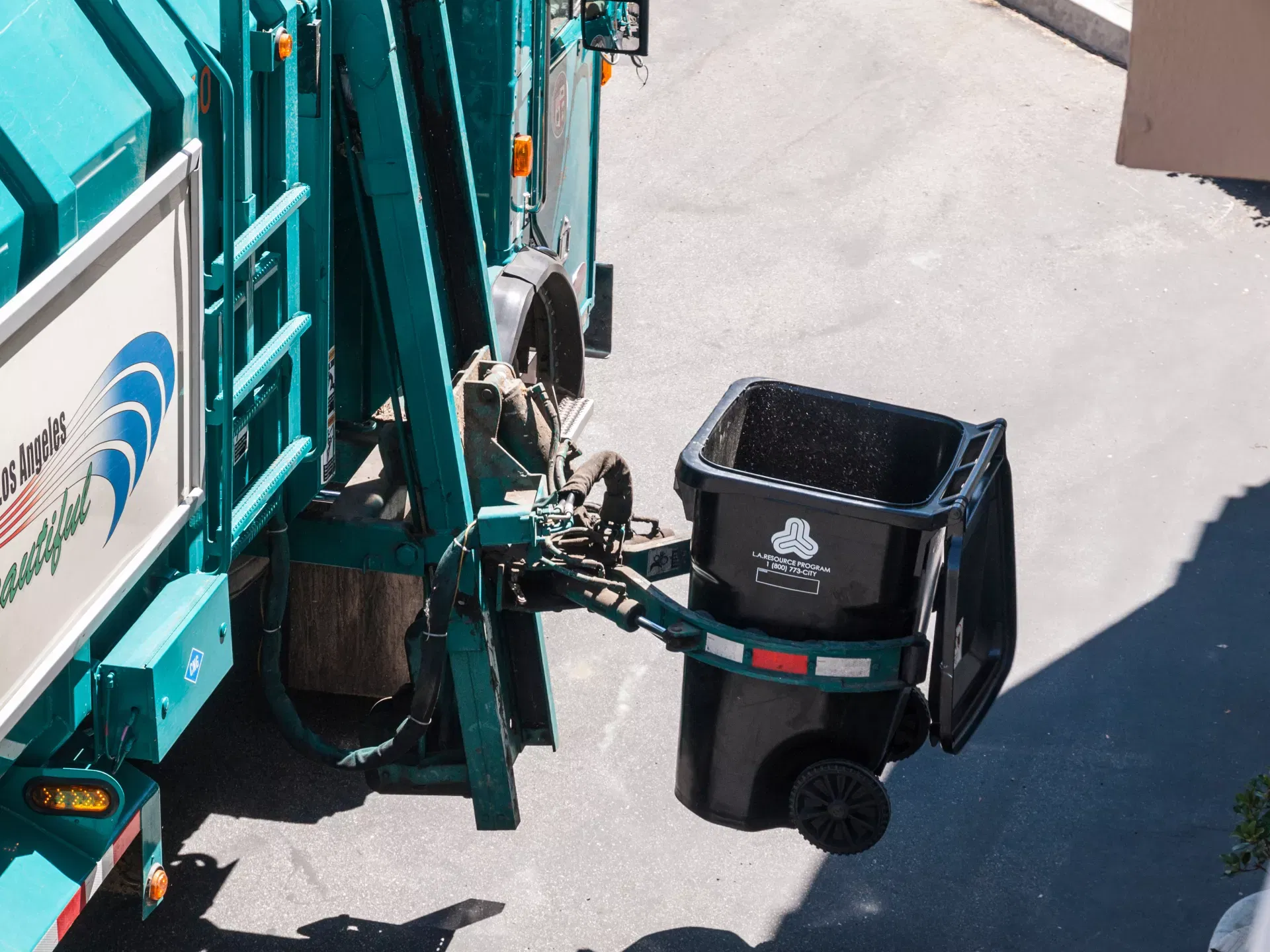 LA Sanitation: Garbage containers need replacement or repair
